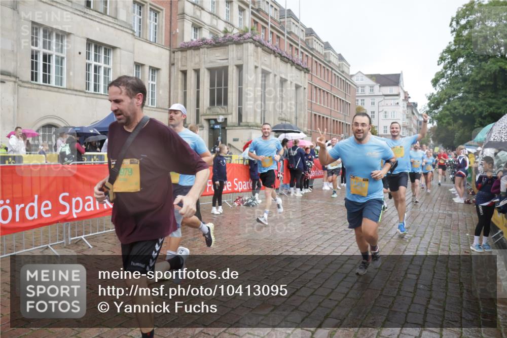 13.09.2026 - Kiel Lauf Yannick Fuchs http://msf.ph/oto/10413095 13.09.2026 10:44:39 Ziel 501, 688, 1751, 1753, 2488, 2659, 2837, 2920, 3134, 3152, 3282, 4033, 4243, 4432, 4532, 5420, 5567, 5699, 6194, 6580, 6637, 6711, 7122, 7279, 7677, 7701, 7763, 7910, 8445, 10082, 11427, 11714, 11938, 12105, 12425, 12569, 501, 702, 939, 1242, 1275, 1335, 1377, 1379, 1439, 1839, 2289, 2545, 2729, 2826, 2873, 3009, 3186, 3469, 3573, 3918, 3980, 5183, 5294, 5599, 5697, 5740, 5778, 5859, 6059, 6229, 6611, 6959, 7250, 7291, 7468, 7504, 7534, 1323, 2952, 3591 meine-sportfotos.de