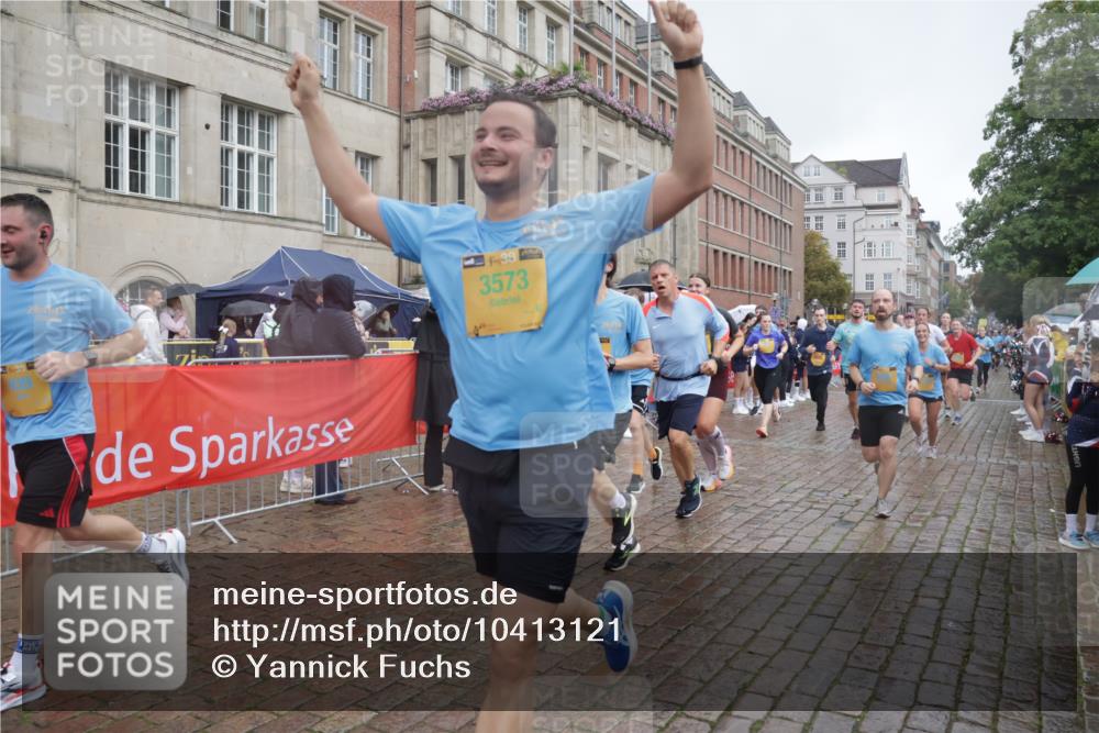13.09.2026 - Kiel Lauf Yannick Fuchs http://msf.ph/oto/10413121 13.09.2026 10:44:41 Ziel 688, 1357, 1751, 1753, 2488, 2659, 2837, 2920, 3134, 3152, 3282, 4033, 4243, 4432, 4532, 5420, 5567, 5699, 6194, 6580, 6637, 6711, 7122, 7279, 7701, 7910, 8445, 8669, 10082, 11427, 11714, 12105, 12569, 501, 702, 939, 1242, 1275, 1335, 1377, 1379, 1439, 1839, 2289, 2545, 2729, 2826, 2873, 3009, 3186, 3469, 3573, 3918, 3980, 5183, 5294, 5599, 5697, 5699, 5740, 5778, 5859, 6059, 6229, 6611, 6959, 7250, 7291, 7468, 7504, 7534, 7677, 1323, 2952, 3591 meine-sportfotos.de