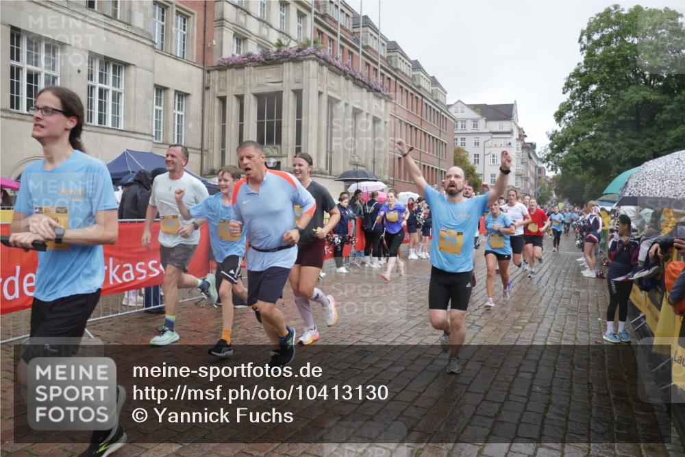 13.09.2026 - Kiel Lauf Yannick Fuchs http://msf.ph/oto/10413130 13.09.2026 10:44:42 Ziel 688, 1357, 1751, 1753, 2189, 2488, 2659, 2837, 2920, 3134, 3152, 3282, 4033, 4243, 4432, 4532, 5420, 5567, 6194, 6580, 6637, 6711, 7122, 7279, 7701, 7910, 8445, 8669, 10082, 11427, 11714, 12105, 12569, 12620, 501, 702, 939, 1242, 1275, 1335, 1377, 1379, 1439, 1839, 2289, 2545, 2729, 2826, 2837, 2873, 3009, 3186, 3469, 3918, 3980, 4243, 5183, 5294, 5599, 5697, 5699, 5740, 5778, 5859, 6059, 6229, 6611, 6711, 6959, 7250, 7291, 7468, 7504, 7534, 7677, 1323, 2952, 3591 meine-sportfotos.de