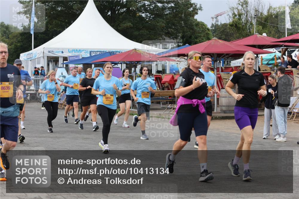 13.09.2026 - Kiel Lauf Andreas Tolksdorf http://msf.ph/oto/10413134 13.09.2026 10:03:46 Kiellinie 8639, 6884, 7205, 4897, 10157 meine-sportfotos.de