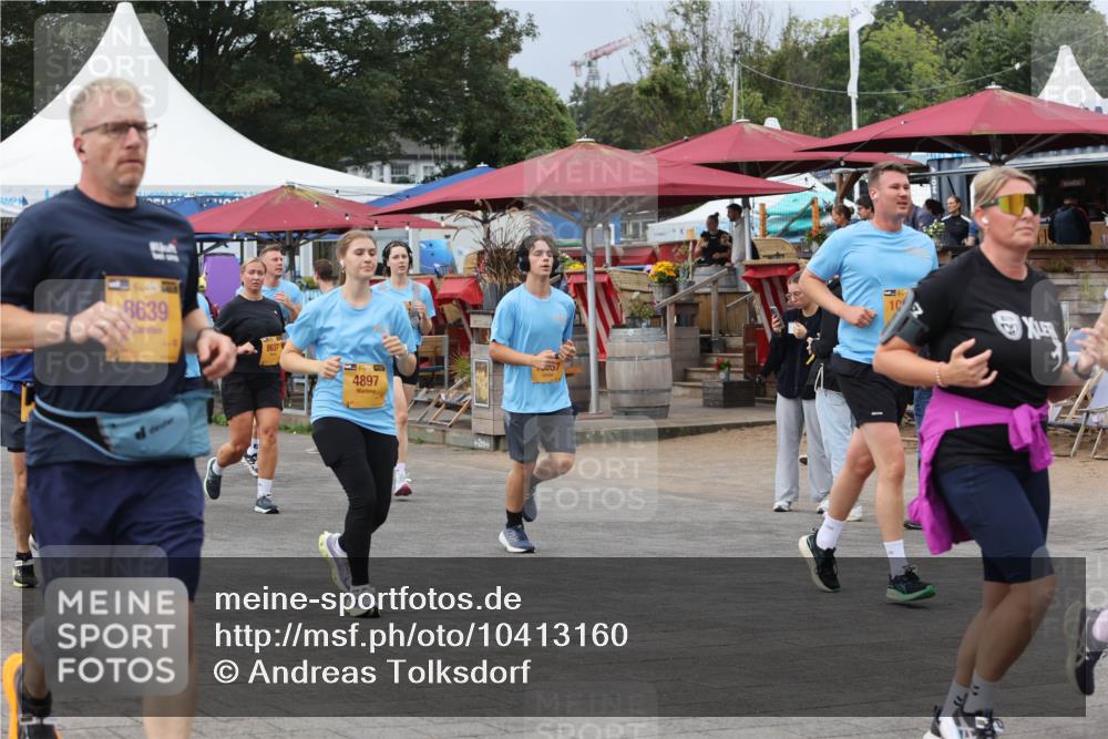13.09.2026 - Kiel Lauf Andreas Tolksdorf http://msf.ph/oto/10413160 13.09.2026 10:03:47 Kiellinie 8639, 8637, 4897, 57, 10 meine-sportfotos.de