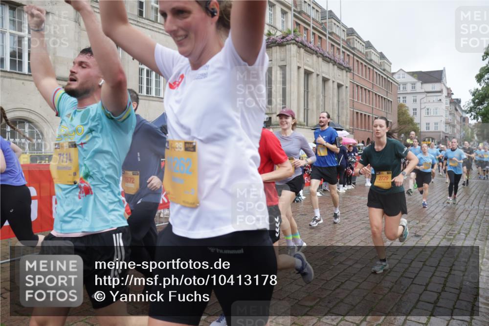 13.09.2026 - Kiel Lauf Yannick Fuchs http://msf.ph/oto/10413178 13.09.2026 10:44:45 Ziel 688, 1357, 1751, 1753, 2189, 2488, 3134, 3152, 3282, 4033, 4432, 4532, 4829, 5420, 5567, 6194, 6580, 6637, 6731, 7122, 7279, 7701, 7910, 8445, 8669, 9326, 10082, 11427, 11714, 11731, 12105, 12569, 12620, 501, 702, 1275, 1335, 1377, 1379, 1439, 1839, 2289, 2545, 2659, 2729, 2826, 2837, 2920, 3009, 3186, 3469, 3918, 3980, 4243, 5183, 5294, 5599, 5697, 5699, 5740, 5778, 5859, 6059, 6229, 6611, 6711, 6959, 7250, 7291, 7468, 7504, 7534, 7677, 1323, 2952, 3591 meine-sportfotos.de