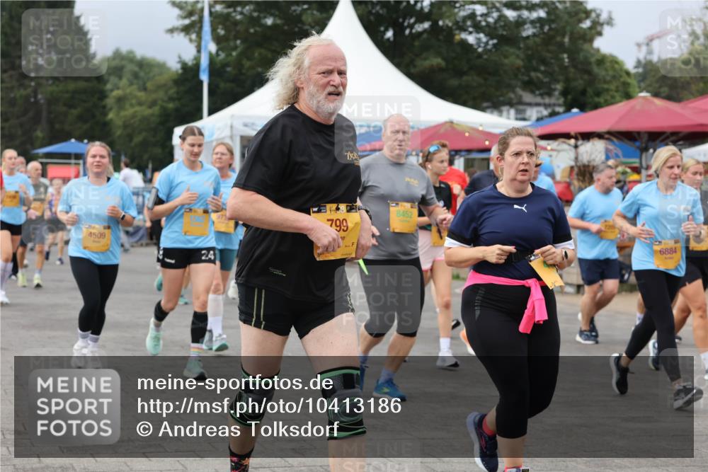 13.09.2026 - Kiel Lauf Andreas Tolksdorf http://msf.ph/oto/10413186 13.09.2026 10:03:48 Kiellinie 4509, 24, 799, 8452, 6884 meine-sportfotos.de