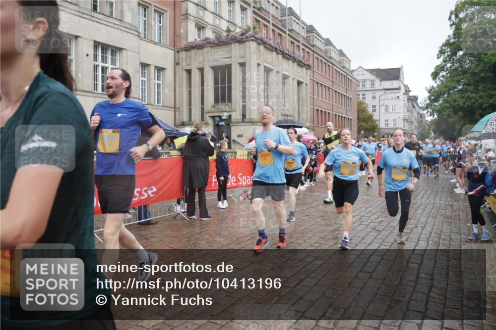 13.09.2026 - Kiel Lauf Yannick Fuchs http://msf.ph/oto/10413196 13.09.2026 10:44:46 Ziel 688, 1323, 1357, 1751, 1753, 2189, 2488, 2952, 3134, 3152, 3282, 3591, 4033, 4432, 4532, 4829, 5420, 5567, 6194, 6580, 6637, 6731, 7122, 7279, 7701, 7910, 8445, 8669, 9326, 10082, 11427, 11714, 11731, 12105, 12543, 12569, 12620, 501, 702, 1275, 1335, 1377, 1379, 1439, 1839, 2289, 2545, 2659, 2729, 2826, 2837, 2920, 3009, 3186, 3469, 3918, 3980, 4243, 4432, 5183, 5294, 5599, 5697, 5699, 5740, 5778, 5859, 6059, 6194, 6229, 6611, 6711, 6959, 7250, 7291, 7468, 7504, 7534, 7677 meine-sportfotos.de