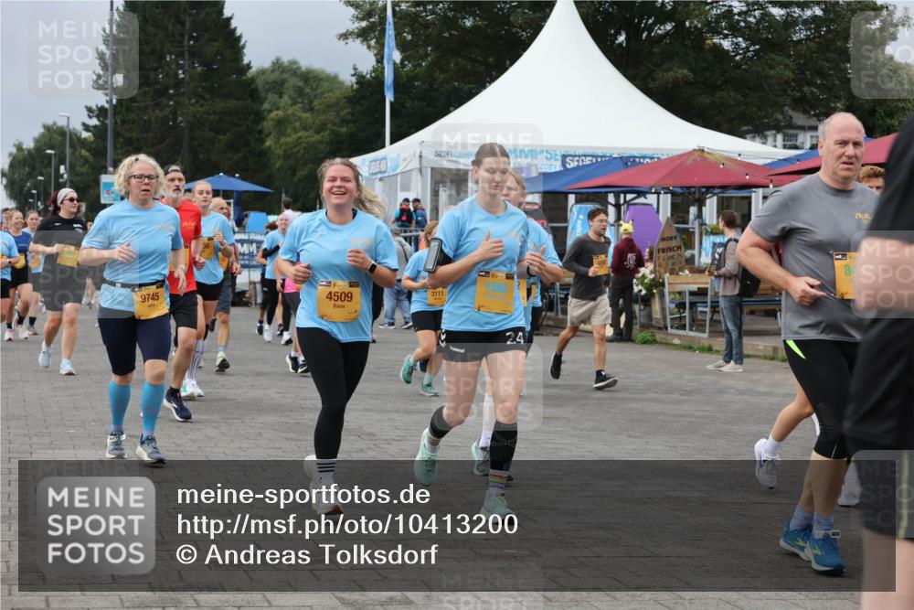 13.09.2026 - Kiel Lauf Andreas Tolksdorf http://msf.ph/oto/10413200 13.09.2026 10:03:49 Kiellinie 9745, 38, 4509, 3111, 38, 1562, 24 meine-sportfotos.de