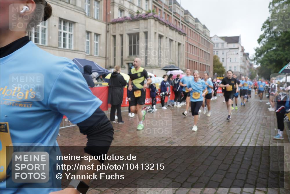 13.09.2026 - Kiel Lauf Yannick Fuchs http://msf.ph/oto/10413215 13.09.2026 10:44:47 Ziel 688, 1323, 1357, 1751, 1753, 2189, 2488, 2952, 3134, 3152, 3282, 3591, 4033, 4532, 4829, 5420, 5567, 6580, 6637, 6731, 7122, 7279, 7701, 7910, 8445, 8669, 9326, 10082, 11427, 11714, 11731, 12105, 12240, 12543, 12569, 12620, 501, 702, 1275, 1335, 1377, 1379, 1439, 1839, 2289, 2545, 2659, 2826, 2837, 2920, 3009, 3186, 3469, 3980, 4243, 4432, 5183, 5294, 5599, 5697, 5699, 5740, 5778, 5859, 6059, 6194, 6229, 6611, 6637, 6711, 6959, 7250, 7291, 7468, 7504, 7534, 7677 meine-sportfotos.de