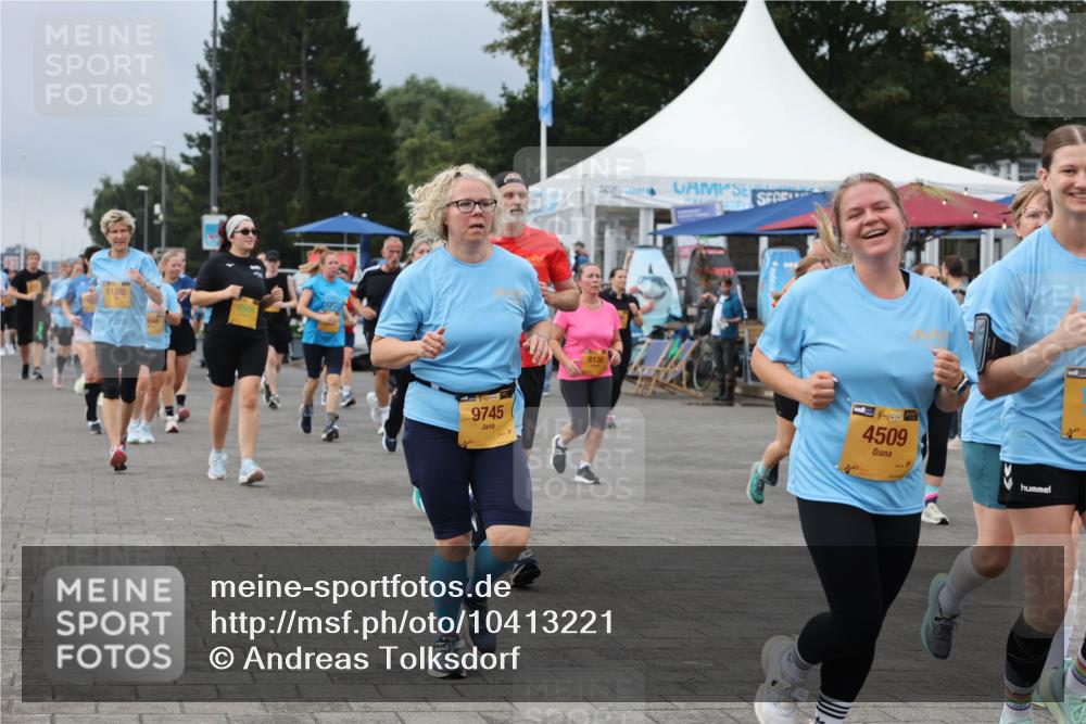 13.09.2026 - Kiel Lauf Andreas Tolksdorf http://msf.ph/oto/10413221 13.09.2026 10:03:51 Kiellinie 11502, 9745, 8130, 28, 4509 meine-sportfotos.de