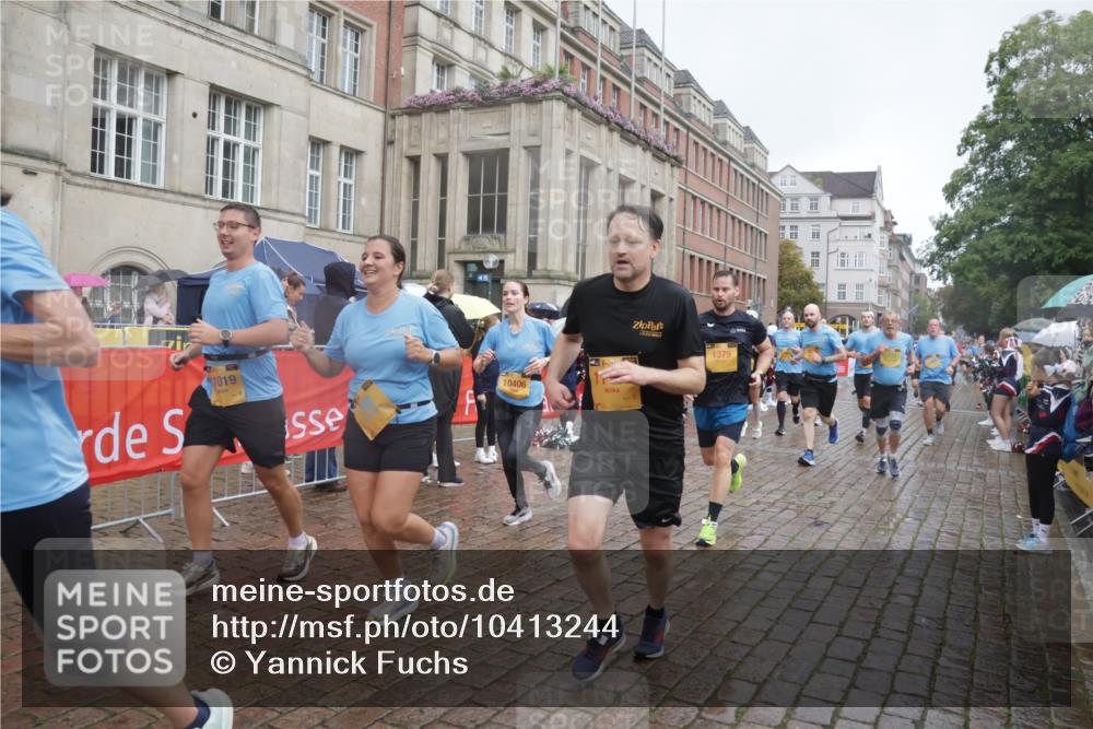 13.09.2026 - Kiel Lauf Yannick Fuchs http://msf.ph/oto/10413244 13.09.2026 10:44:49 Ziel 427, 688, 1323, 1357, 1751, 1753, 2189, 2488, 2952, 3134, 3152, 3282, 3591, 4033, 4532, 4829, 5420, 6580, 6731, 7122, 7279, 7327, 7701, 7910, 8445, 8669, 9326, 10082, 10572, 11714, 11731, 12105, 12240, 12543, 12569, 12620, 501, 702, 1275, 1335, 1377, 1379, 1439, 1839, 2289, 2545, 2659, 2826, 2837, 2920, 3009, 3186, 3469, 3980, 4243, 4432, 5183, 5294, 5420, 5567, 5599, 5697, 5699, 5740, 5778, 5859, 6194, 6229, 6611, 6637, 6711, 6959, 7250, 7291, 7468, 7504, 7677, 7701 meine-sportfotos.de