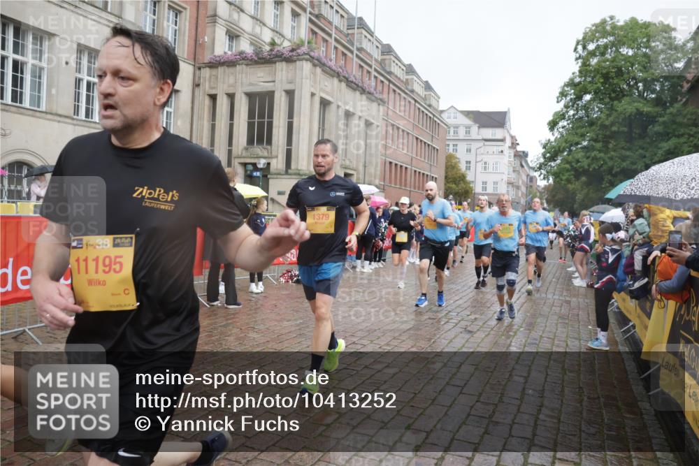 13.09.2026 - Kiel Lauf Yannick Fuchs http://msf.ph/oto/10413252 13.09.2026 10:44:49 Ziel 427, 688, 1323, 1357, 1751, 1753, 2189, 2488, 2952, 3134, 3152, 3282, 3591, 4033, 4532, 4829, 5420, 6580, 6731, 7122, 7279, 7327, 7701, 7910, 8445, 8669, 9326, 10082, 10572, 11714, 11731, 12105, 12240, 12543, 12569, 12620, 501, 702, 1275, 1335, 1377, 1379, 1439, 1839, 2289, 2545, 2659, 2826, 2837, 2920, 3009, 3186, 3469, 3980, 4243, 4432, 5183, 5294, 5420, 5567, 5599, 5697, 5699, 5740, 5778, 5859, 6194, 6229, 6611, 6637, 6711, 6959, 7250, 7291, 7468, 7504, 7677, 7701 meine-sportfotos.de