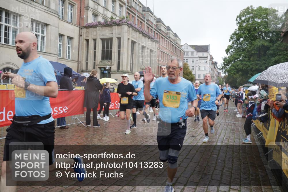 13.09.2026 - Kiel Lauf Yannick Fuchs http://msf.ph/oto/10413283 13.09.2026 10:44:51 Ziel 427, 451, 1323, 1357, 1751, 1753, 2189, 2488, 2952, 3134, 3152, 3282, 3591, 4532, 4829, 6731, 7122, 7279, 7327, 8198, 8445, 8669, 9326, 10082, 10572, 11714, 11731, 12105, 12240, 12543, 12620, 501, 688, 1275, 1335, 1377, 1379, 1439, 1751, 2289, 2545, 2659, 2826, 2837, 2920, 3009, 3469, 3980, 4033, 4243, 4432, 4532, 5183, 5294, 5420, 5567, 5599, 5697, 5699, 5740, 5778, 5859, 6194, 6229, 6580, 6611, 6637, 6711, 6959, 7250, 7291, 7468, 7504, 7677, 7701, 7910, 5220 meine-sportfotos.de