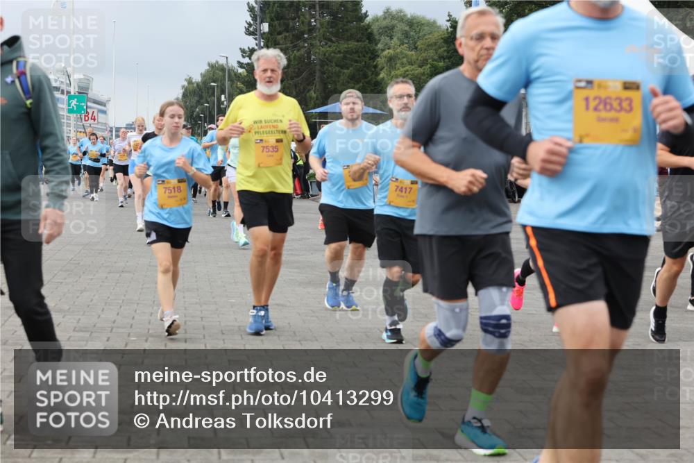 13.09.2026 - Kiel Lauf Andreas Tolksdorf http://msf.ph/oto/10413299 13.09.2026 10:04:01 Kiellinie 7518, 7535, 7417, 12633 meine-sportfotos.de