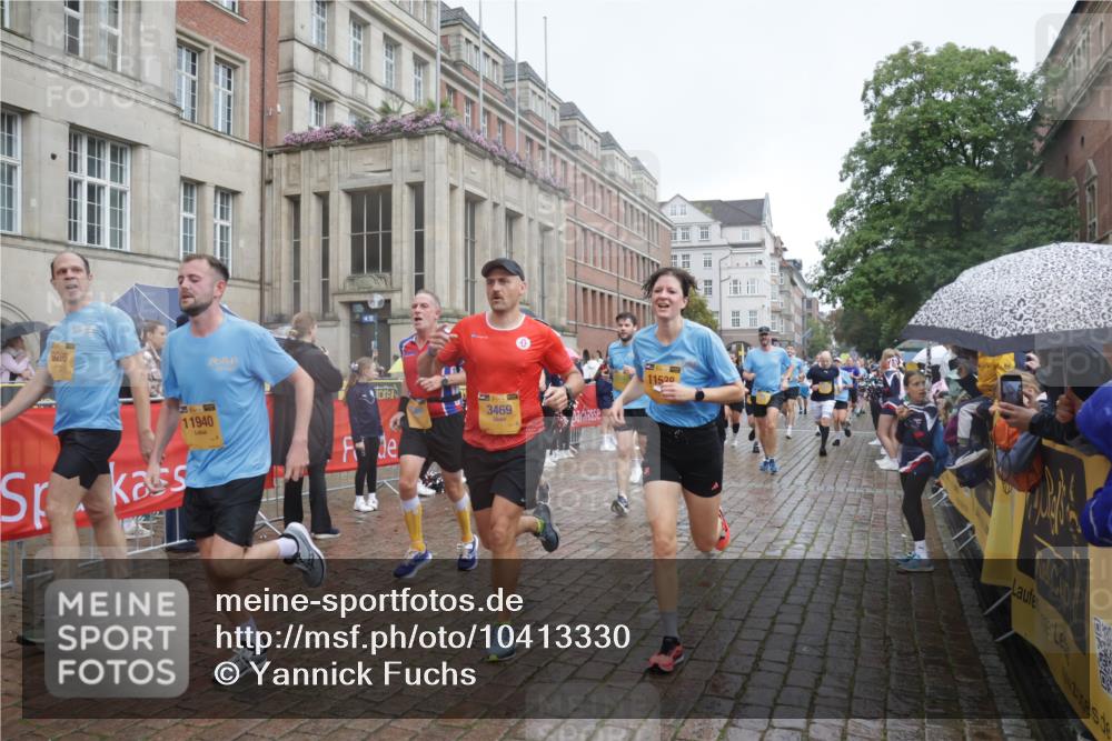 13.09.2026 - Kiel Lauf Yannick Fuchs http://msf.ph/oto/10413330 13.09.2026 10:44:54 Ziel 427, 451, 1181, 1323, 1357, 2189, 2488, 2952, 3152, 3591, 4829, 6731, 7327, 8198, 8669, 8941, 9326, 10388, 10572, 11731, 12240, 12543, 12620, 501, 688, 1275, 1335, 1377, 1751, 1753, 2289, 2488, 2545, 2659, 2837, 2920, 3009, 3134, 3152, 3282, 3469, 3980, 4033, 4243, 4432, 4532, 5294, 5420, 5567, 5599, 5697, 5699, 5778, 6194, 6229, 6580, 6611, 6637, 6711, 6959, 7122, 7279, 7291, 7468, 7504, 7677, 7701, 7910, 8445, 10082, 1482, 4588, 5220, 5361 meine-sportfotos.de