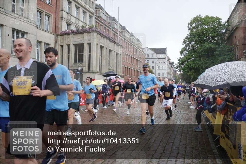 13.09.2026 - Kiel Lauf Yannick Fuchs http://msf.ph/oto/10413351 13.09.2026 10:44:56 Ziel 427, 451, 1181, 1323, 2189, 2952, 3591, 4829, 6298, 6731, 7327, 8198, 8669, 8941, 9326, 9917, 10388, 10572, 11731, 12240, 12543, 12620, 501, 688, 1275, 1335, 1357, 1377, 1751, 1753, 2289, 2488, 2545, 2659, 2837, 2920, 3009, 3134, 3152, 3282, 3980, 4033, 4243, 4432, 4532, 5294, 5420, 5567, 5599, 5697, 5699, 5778, 6194, 6229, 6580, 6637, 6711, 6959, 7122, 7279, 7468, 7504, 7677, 7701, 7910, 8445, 8669, 10082, 1482, 1590, 2391, 3285, 3796, 4588, 5220, 5361 meine-sportfotos.de