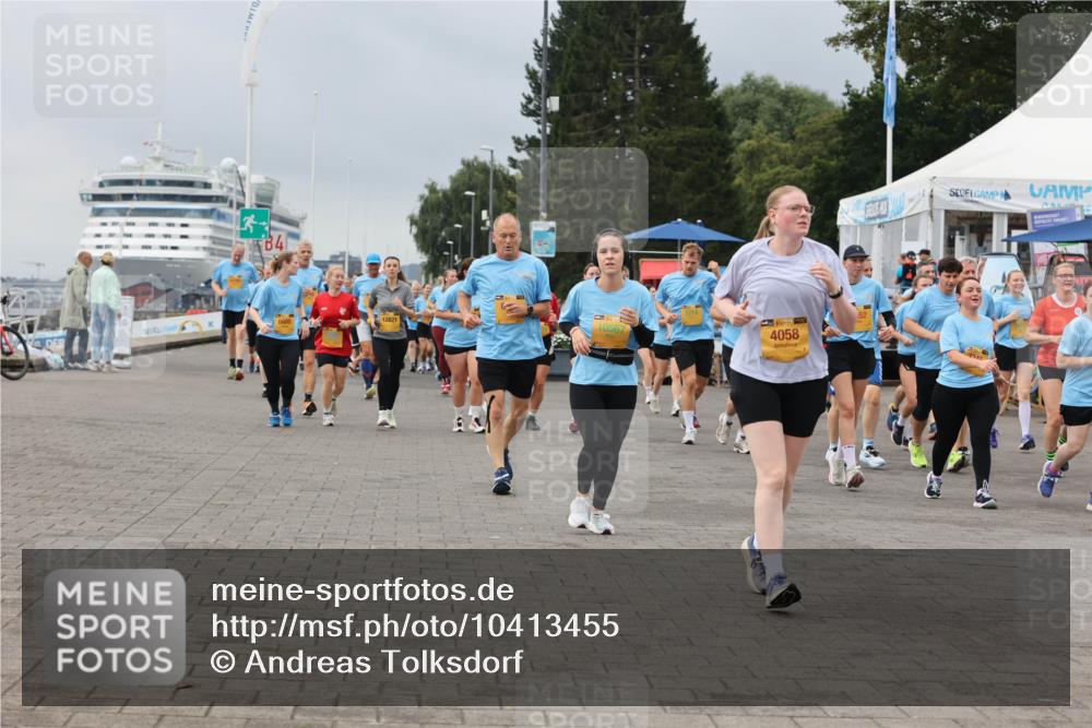 13.09.2026 - Kiel Lauf Andreas Tolksdorf http://msf.ph/oto/10413455 13.09.2026 10:04:11 Kiellinie 13, 4, 12821, 10567, 6600, 4058 meine-sportfotos.de