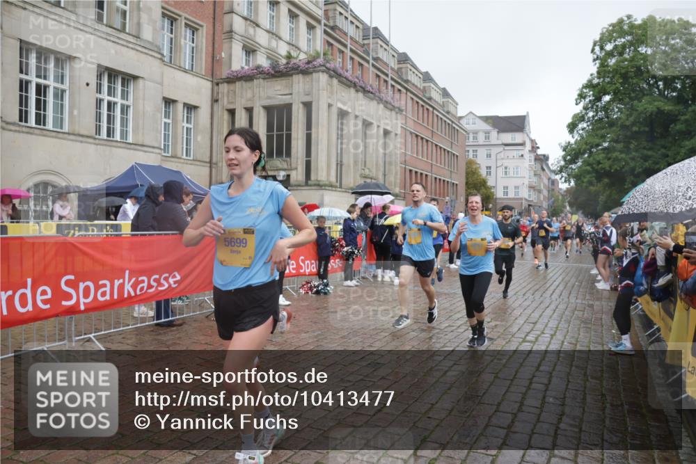 13.09.2026 - Kiel Lauf Yannick Fuchs http://msf.ph/oto/10413477 13.09.2026 10:45:05 Ziel 451, 478, 979, 1181, 1606, 1703, 1878, 2410, 3753, 3872, 4044, 4681, 5296, 5764, 6298, 7765, 8198, 8744, 8941, 9702, 9703, 9917, 10388, 10526, 10666, 10986, 11473, 12670, 427, 451, 688, 1323, 1357, 1751, 1753, 2189, 2488, 2659, 2837, 2920, 2952, 3134, 3152, 3282, 3591, 4033, 4243, 4432, 4532, 4829, 5420, 5567, 5699, 6194, 6580, 6637, 6711, 6731, 7122, 7279, 7327, 7677, 7701, 7910, 8445, 8669, 9326, 10082, 10572, 1482, 1590, 2391, 3285, 3796, 4588, 5220, 5361 meine-sportfotos.de