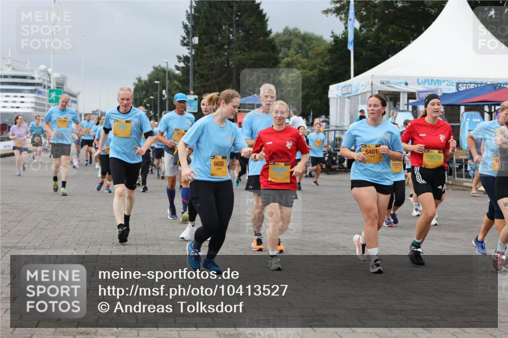 13.09.2026 - Kiel Lauf Andreas Tolksdorf http://msf.ph/oto/10413527 13.09.2026 10:04:17 Kiellinie 13, 1811, 6600, 6393, 6401, 12472, 10679, 10 meine-sportfotos.de
