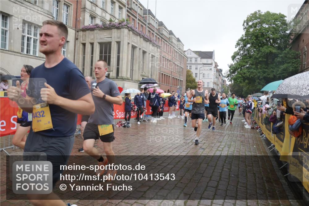 13.09.2026 - Kiel Lauf Yannick Fuchs http://msf.ph/oto/10413543 13.09.2026 10:45:10 Ziel 478, 979, 1482, 1590, 1606, 1703, 1878, 2391, 2410, 3753, 3872, 4044, 4588, 4681, 5220, 5296, 5361, 5600, 5763, 5764, 6298, 7631, 7765, 8457, 8744, 9702, 9703, 9917, 9956, 10526, 10666, 10915, 10986, 11473, 12670, 427, 451, 688, 1181, 1323, 1357, 1751, 1753, 2189, 2488, 2952, 3134, 3152, 3282, 3591, 4033, 4432, 4532, 4829, 5420, 5567, 6194, 6580, 6637, 6731, 7122, 7279, 7327, 7701, 7910, 8198, 8445, 8669, 8941, 9326, 9917, 10082, 10388, 10572, 461, 3285, 3796 meine-sportfotos.de