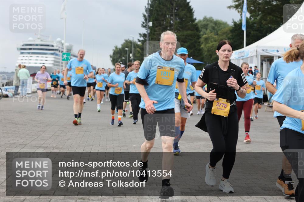 13.09.2026 - Kiel Lauf Andreas Tolksdorf http://msf.ph/oto/10413554 13.09.2026 10:04:19 Kiellinie 10702, 38, 1811, 48, 3778 meine-sportfotos.de