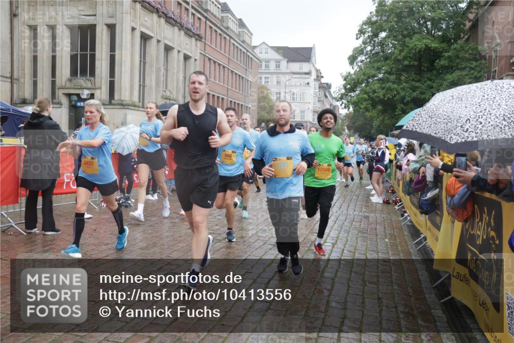 13.09.2026 - Kiel Lauf Yannick Fuchs http://msf.ph/oto/10413556 13.09.2026 10:45:13 Ziel 478, 979, 1482, 1575, 1590, 1703, 1878, 2391, 2410, 3285, 3796, 3872, 4044, 4588, 4681, 5220, 5296, 5361, 5600, 5763, 5764, 6799, 7631, 8457, 8744, 9378, 9702, 9703, 9956, 10183, 10526, 10666, 10915, 10986, 11541, 12670, 427, 451, 688, 1181, 1323, 1357, 1606, 1751, 1753, 2189, 2488, 2952, 3134, 3152, 3282, 3591, 3753, 4033, 4532, 4829, 5420, 5567, 6298, 6580, 6731, 7122, 7279, 7327, 7701, 7765, 7910, 8198, 8445, 8669, 8941, 9326, 9702, 9917, 10082, 10388, 10572, 461, 1682 meine-sportfotos.de