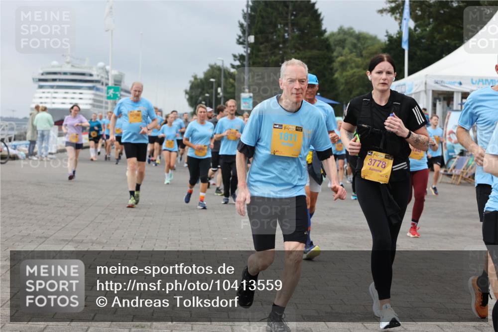 13.09.2026 - Kiel Lauf Andreas Tolksdorf http://msf.ph/oto/10413559 13.09.2026 10:04:19 Kiellinie 10702, 48, 1811, 38, 3778 meine-sportfotos.de