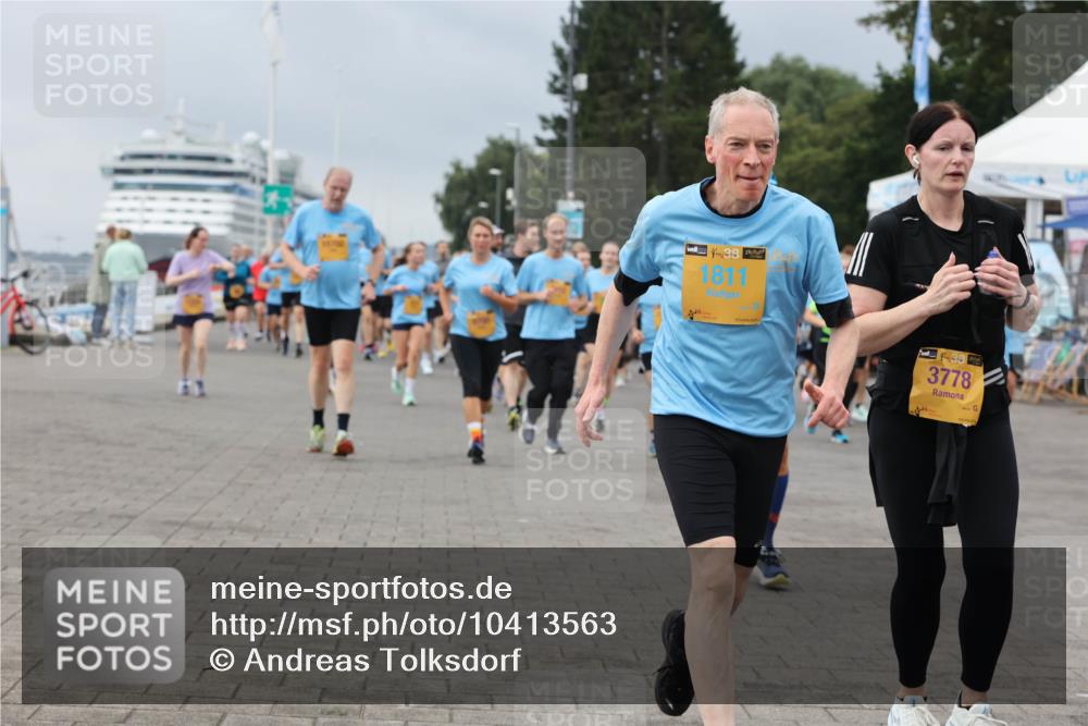 13.09.2026 - Kiel Lauf Andreas Tolksdorf http://msf.ph/oto/10413563 13.09.2026 10:04:19 Kiellinie 38, 1811, 48, 3778 meine-sportfotos.de