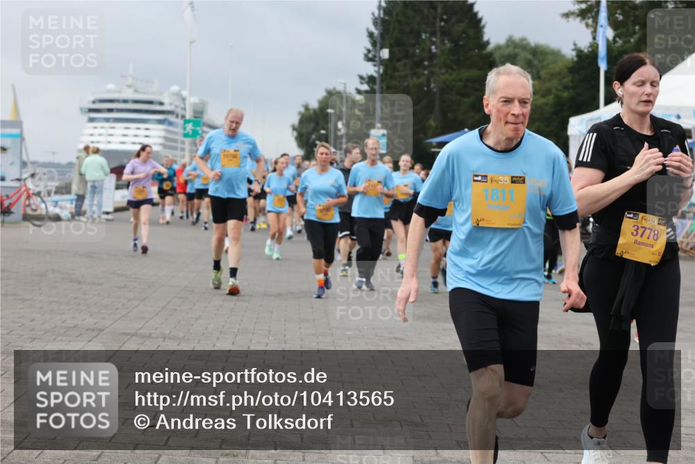 13.09.2026 - Kiel Lauf Andreas Tolksdorf http://msf.ph/oto/10413565 13.09.2026 10:04:19 Kiellinie 10702, 4, 38, 1811, 48, 3778 meine-sportfotos.de