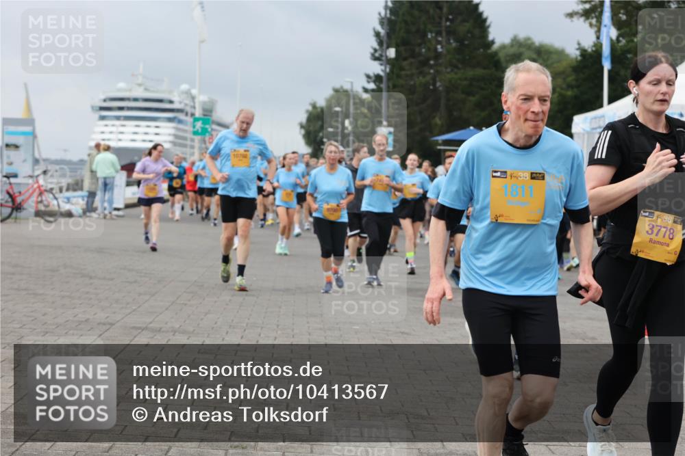 13.09.2026 - Kiel Lauf Andreas Tolksdorf http://msf.ph/oto/10413567 13.09.2026 10:04:19 Kiellinie 10702, 38, 1811, 38, 3778 meine-sportfotos.de