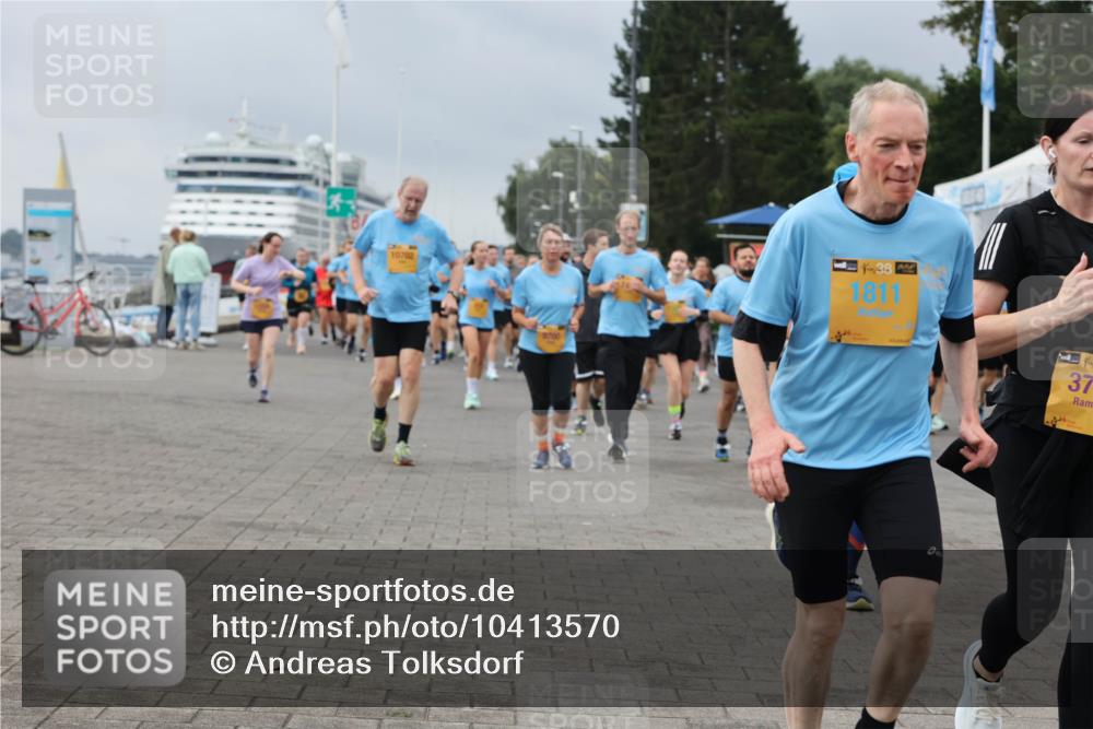 13.09.2026 - Kiel Lauf Andreas Tolksdorf http://msf.ph/oto/10413570 13.09.2026 10:04:20 Kiellinie 10702, 38, 1811, 37 meine-sportfotos.de