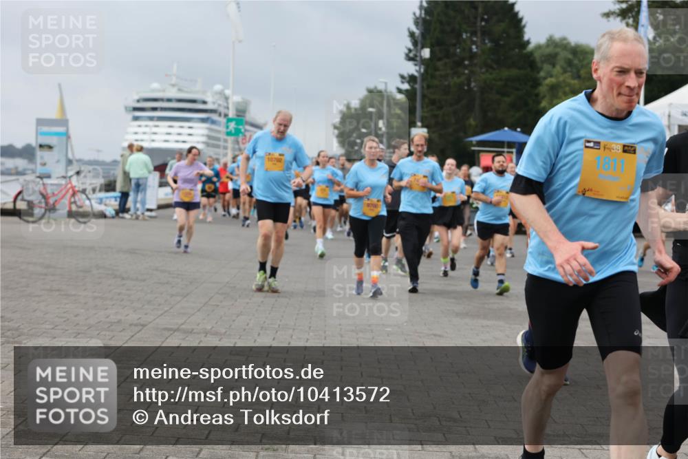13.09.2026 - Kiel Lauf Andreas Tolksdorf http://msf.ph/oto/10413572 13.09.2026 10:04:20 Kiellinie 10702, 9700, 38, 1811 meine-sportfotos.de