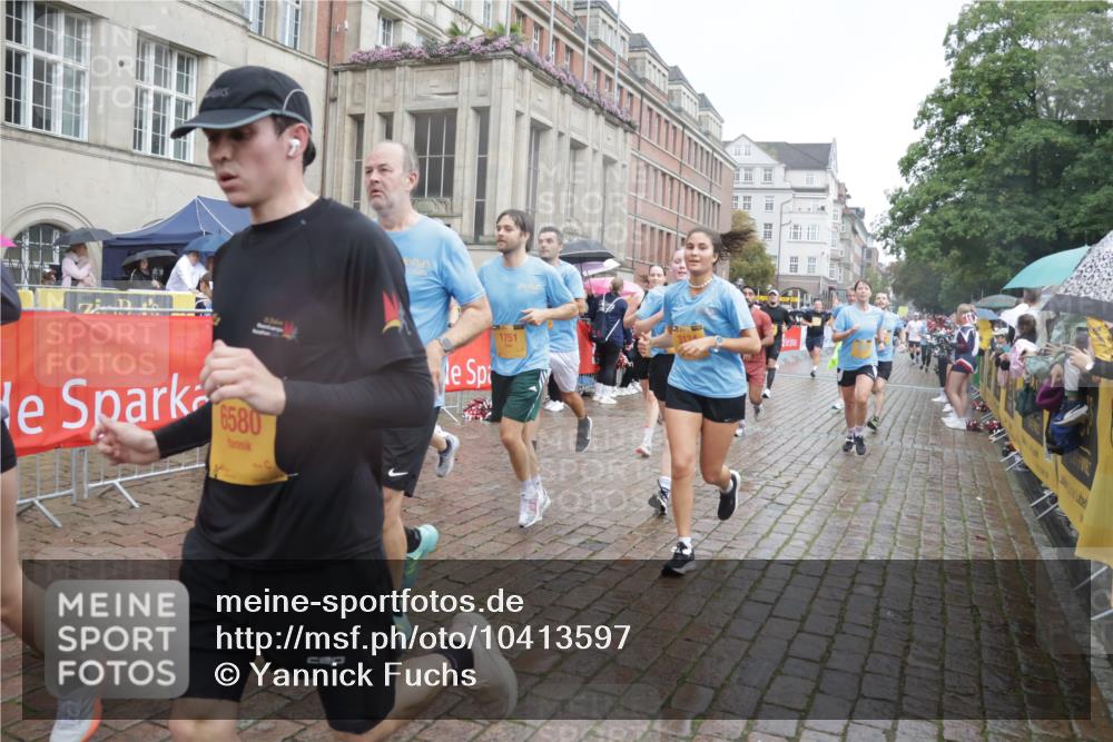 13.09.2026 - Kiel Lauf Yannick Fuchs http://msf.ph/oto/10413597 13.09.2026 10:45:15 Ziel 478, 979, 1482, 1575, 1590, 1703, 1878, 2391, 2410, 3285, 3796, 4044, 4588, 4681, 5220, 5296, 5361, 5600, 5763, 5764, 6799, 7631, 7795, 8457, 8744, 9378, 9845, 9956, 10183, 10526, 10666, 10915, 10948, 10986, 11541, 427, 451, 688, 1181, 1323, 1357, 1606, 1751, 1753, 2189, 2488, 2952, 3134, 3152, 3282, 3591, 3753, 3872, 4033, 4044, 4532, 4829, 6298, 6580, 6731, 7122, 7279, 7327, 7765, 7910, 8198, 8445, 8669, 8941, 9326, 9702, 9917, 10082, 10388, 10572, 360, 461, 1682 meine-sportfotos.de
