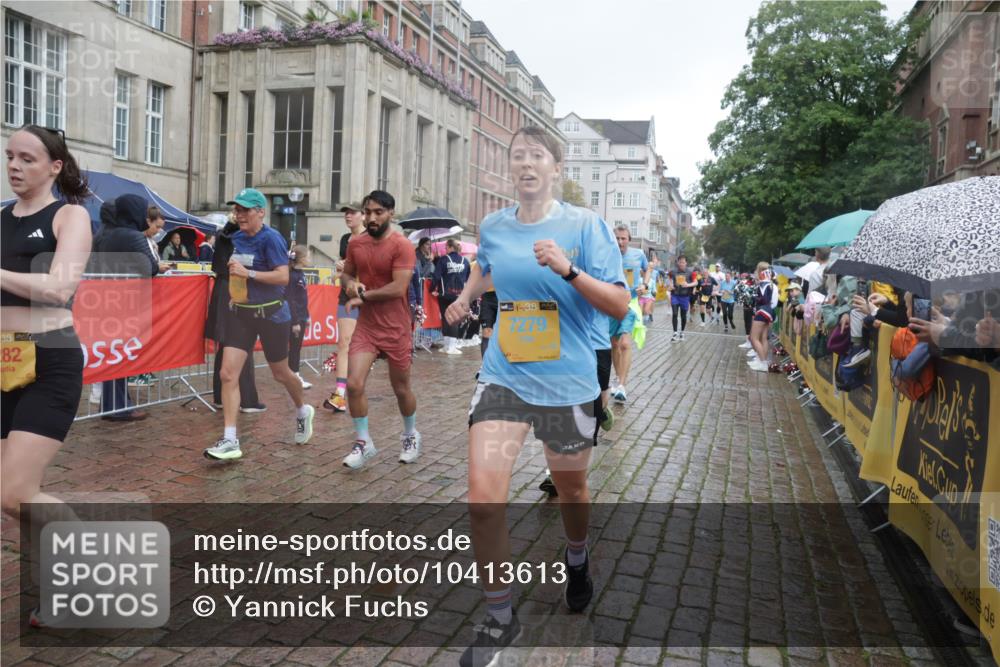 13.09.2026 - Kiel Lauf Yannick Fuchs http://msf.ph/oto/10413613 13.09.2026 10:45:17 Ziel 478, 979, 1482, 1575, 1590, 1703, 1878, 2391, 3263, 3264, 3285, 3628, 3796, 4168, 4588, 5220, 5296, 5361, 5365, 5600, 5763, 5764, 6799, 7620, 7631, 7795, 8457, 8744, 8788, 9378, 9845, 9956, 10183, 10666, 10915, 10948, 11541, 427, 451, 1181, 1323, 1357, 1606, 1753, 2189, 2410, 2488, 2952, 3134, 3152, 3282, 3591, 3753, 3872, 4044, 4681, 4829, 6298, 6731, 7122, 7279, 7327, 7765, 8198, 8445, 8669, 8941, 9326, 9702, 9917, 10082, 10388, 10572, 360, 461, 1682 meine-sportfotos.de