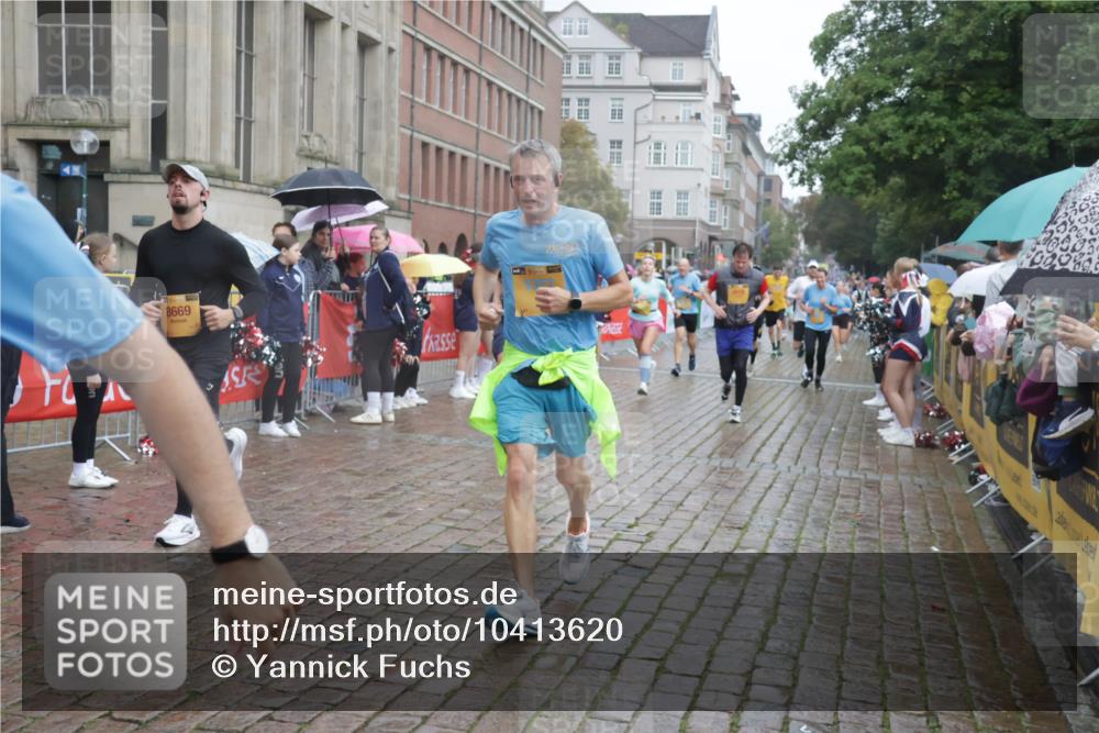 13.09.2026 - Kiel Lauf Yannick Fuchs http://msf.ph/oto/10413620 13.09.2026 10:45:18 Ziel 478, 979, 1482, 1575, 1590, 1703, 1878, 2391, 3263, 3264, 3285, 3628, 3796, 4168, 4588, 5220, 5296, 5361, 5365, 5600, 5763, 5764, 6799, 7620, 7631, 7795, 8457, 8744, 8788, 9378, 9845, 9956, 10183, 10915, 10948, 11541, 11951, 427, 451, 1181, 1323, 1357, 1606, 2189, 2410, 2488, 2952, 3152, 3591, 3753, 3872, 4044, 4681, 4829, 6298, 6731, 7122, 7279, 7327, 7765, 8198, 8669, 8941, 9326, 9702, 9917, 10388, 10572, 360, 461, 1682 meine-sportfotos.de