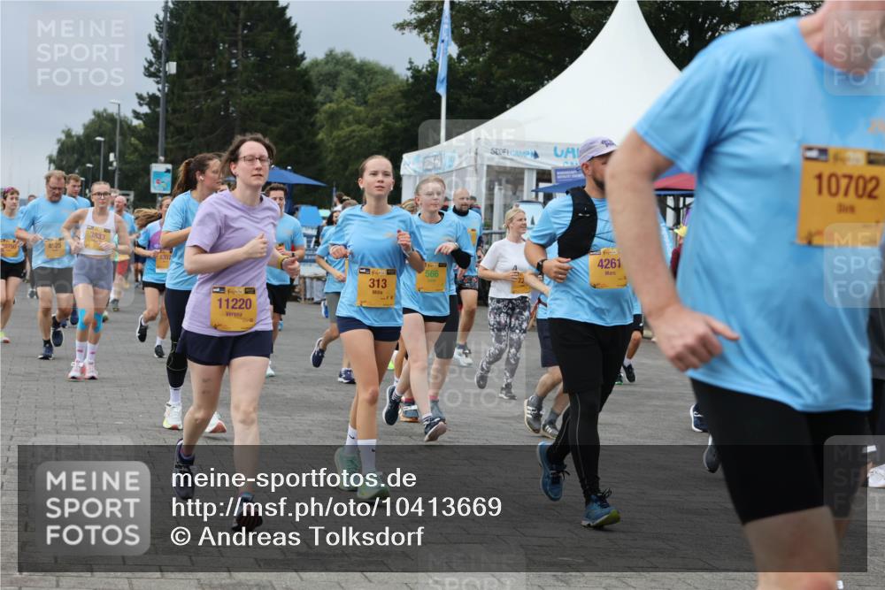 13.09.2026 - Kiel Lauf Andreas Tolksdorf http://msf.ph/oto/10413669 13.09.2026 10:04:25 Kiellinie 10750, 4525, 3833, 8307, 38, 11220, 10702, 313, 566, 39, 4261 meine-sportfotos.de