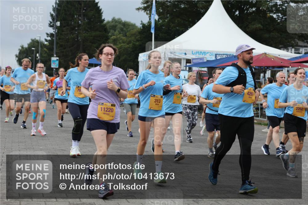 13.09.2026 - Kiel Lauf Andreas Tolksdorf http://msf.ph/oto/10413673 13.09.2026 10:04:26 Kiellinie 10750, 452, 3833, 39, 11220, 924, 39, 313, 566, 724, 4261, 2262, 2001 meine-sportfotos.de