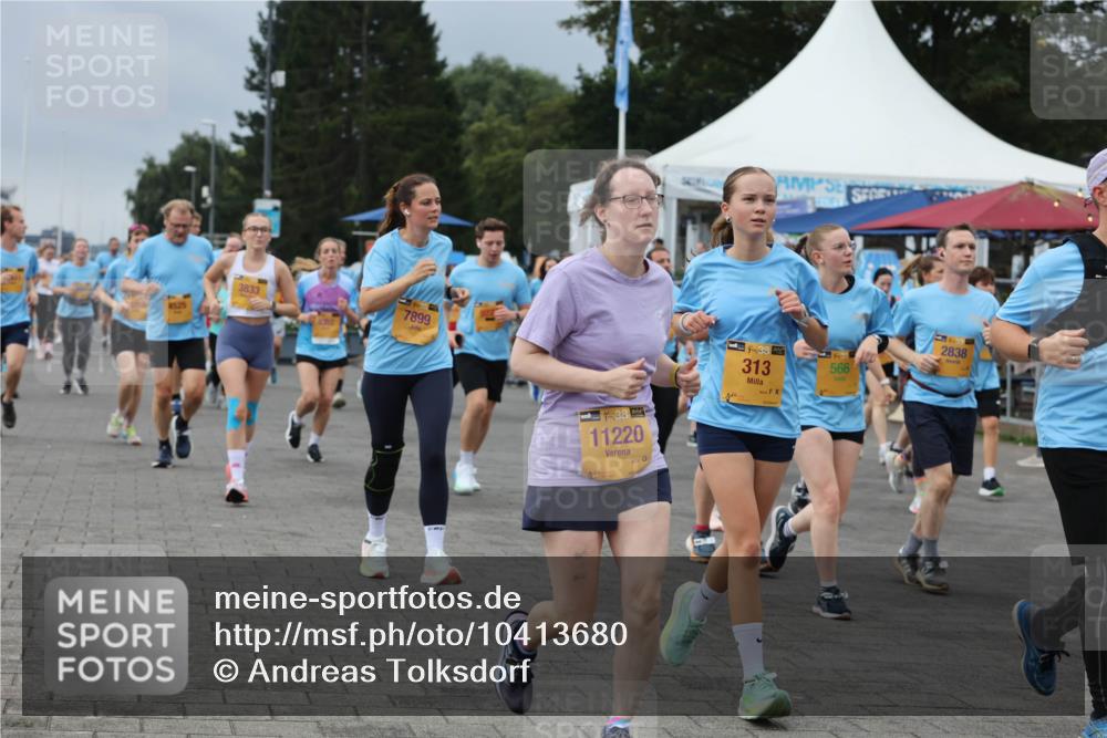 13.09.2026 - Kiel Lauf Andreas Tolksdorf http://msf.ph/oto/10413680 13.09.2026 10:04:26 Kiellinie 3833, 7899, 38, 11220, 38, 313, 566, 2838 meine-sportfotos.de