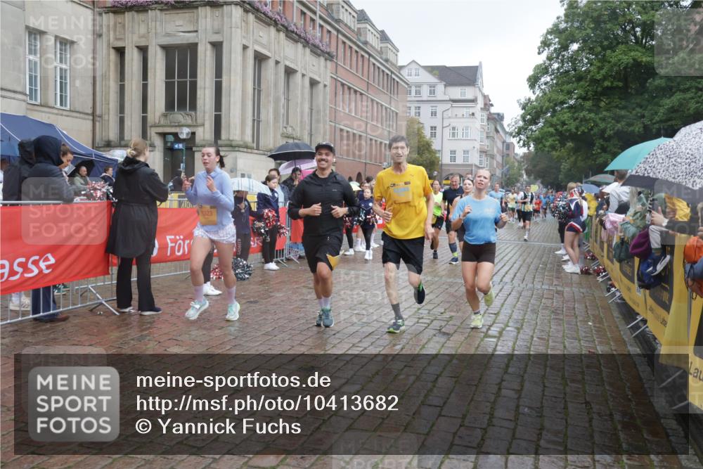13.09.2026 - Kiel Lauf Yannick Fuchs http://msf.ph/oto/10413682 13.09.2026 10:45:24 Ziel 461, 1012, 1267, 1575, 1590, 1969, 2391, 2836, 3075, 3263, 3264, 3285, 3628, 3796, 4151, 4168, 4536, 4588, 4699, 4726, 5361, 5365, 5957, 6799, 7620, 7735, 7766, 7795, 8444, 8457, 8788, 9378, 9845, 9867, 10183, 10441, 10948, 11541, 11951, 12044, 12355, 427, 451, 478, 979, 1181, 1323, 1482, 1606, 1703, 1878, 2410, 2952, 3591, 3753, 3872, 4044, 4588, 4681, 5220, 5296, 5361, 5600, 5763, 5764, 6298, 6731, 7327, 7765, 8198, 8941, 9326, 9702, 9917, 10388, 10572, 360, 1015, 1682 meine-sportfotos.de