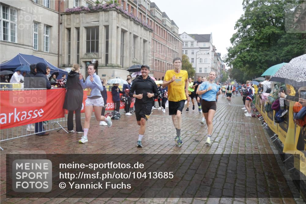 13.09.2026 - Kiel Lauf Yannick Fuchs http://msf.ph/oto/10413685 13.09.2026 10:45:25 Ziel 461, 1012, 1267, 1575, 1590, 1969, 2391, 2599, 2836, 3075, 3263, 3264, 3285, 3628, 3796, 4151, 4168, 4536, 4699, 4726, 5365, 5957, 6799, 7620, 7735, 7766, 7795, 8444, 8788, 9378, 9845, 9867, 10183, 10441, 10948, 11541, 11951, 12044, 12355, 12687, 427, 451, 478, 979, 1181, 1323, 1482, 1590, 1606, 1703, 1878, 2391, 2410, 2952, 3591, 3753, 3872, 4044, 4588, 4681, 5220, 5296, 5361, 5600, 5763, 5764, 6298, 7327, 7765, 8198, 8941, 9702, 9917, 10388, 10572, 360, 1015, 1682 meine-sportfotos.de