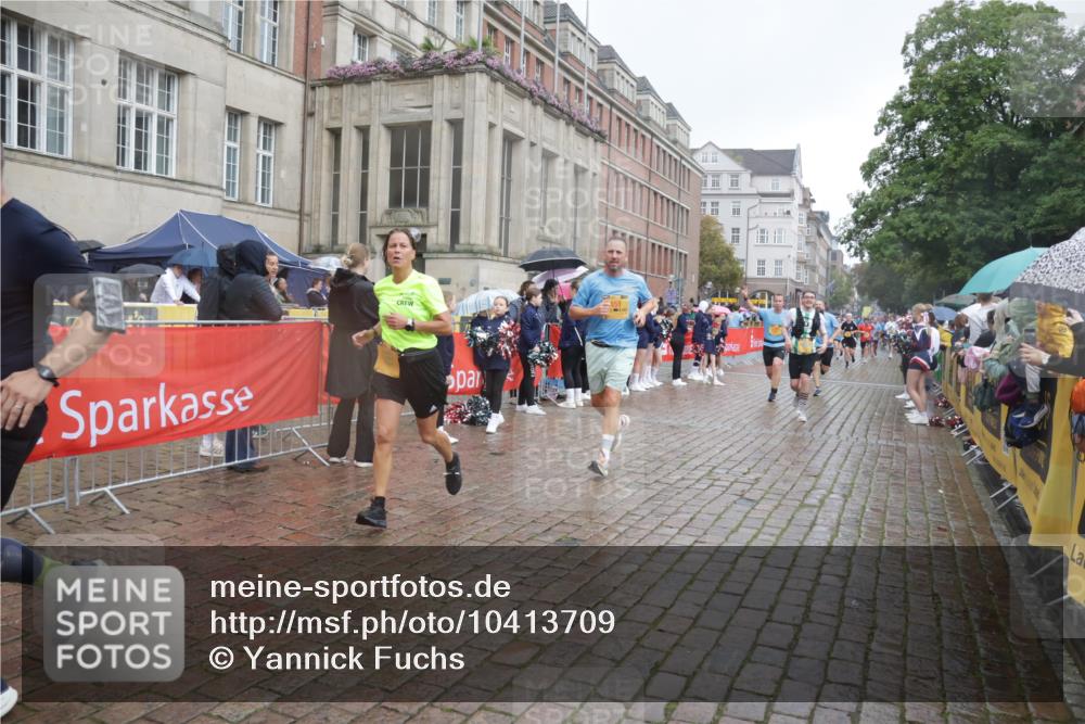 13.09.2026 - Kiel Lauf Yannick Fuchs http://msf.ph/oto/10413709 13.09.2026 10:45:27 Ziel 461, 1012, 1267, 1575, 1969, 2599, 2836, 3075, 3263, 3264, 3628, 4151, 4168, 4536, 4699, 4726, 5365, 5957, 6269, 6799, 7027, 7620, 7735, 7766, 7795, 8444, 8788, 9083, 9378, 9845, 9867, 9895, 10441, 10948, 11541, 11951, 12044, 12355, 12687, 427, 451, 478, 979, 1181, 1482, 1590, 1606, 1703, 1878, 2391, 2410, 3285, 3753, 3796, 3872, 4044, 4588, 4681, 5220, 5296, 5361, 5600, 5763, 5764, 6298, 7327, 7765, 8198, 8941, 9702, 9917, 10388, 10572, 360, 1015, 1682 meine-sportfotos.de