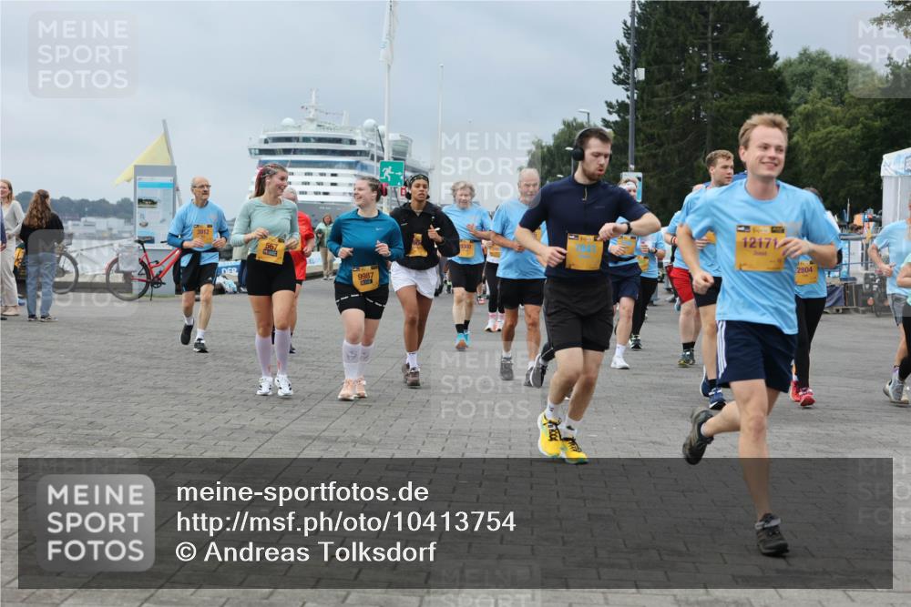 13.09.2026 - Kiel Lauf Andreas Tolksdorf http://msf.ph/oto/10413754 13.09.2026 10:04:30 Kiellinie 9987, 9300, 12171, 2804 meine-sportfotos.de