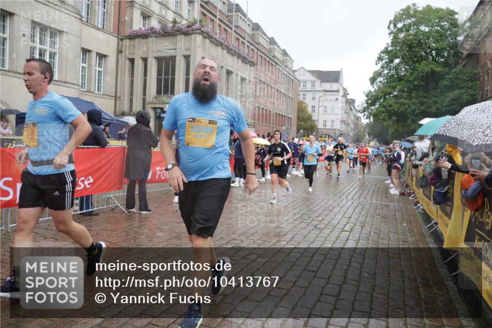 13.09.2026 - Kiel Lauf Yannick Fuchs http://msf.ph/oto/10413767 13.09.2026 10:45:31 Ziel 360, 461, 1012, 1180, 1267, 1682, 1969, 2599, 2836, 3075, 3182, 3263, 3264, 3628, 3749, 4151, 4168, 4536, 4699, 4726, 5365, 5957, 6269, 6406, 7027, 7620, 7735, 7766, 8444, 8762, 8788, 9083, 9429, 9867, 9895, 9914, 10441, 11951, 12044, 12355, 12687, 478, 979, 1181, 1482, 1575, 1590, 1606, 1703, 1878, 2391, 2410, 3263, 3264, 3285, 3753, 3796, 3872, 4044, 4588, 4681, 5220, 5296, 5361, 5600, 5763, 5764, 6298, 6799, 7765, 8198, 8941, 9702, 9917, 10388, 1015 meine-sportfotos.de