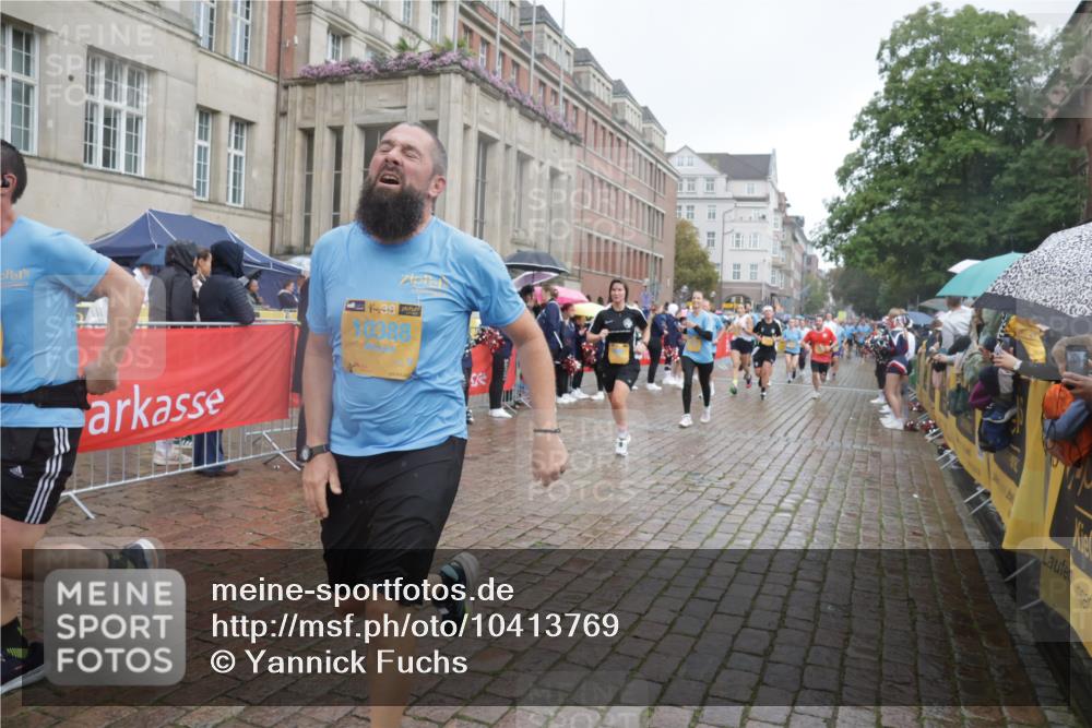 13.09.2026 - Kiel Lauf Yannick Fuchs http://msf.ph/oto/10413769 13.09.2026 10:45:31 Ziel 360, 461, 1012, 1180, 1267, 1682, 1969, 2599, 2836, 3075, 3182, 3263, 3264, 3628, 3749, 4151, 4168, 4536, 4699, 4726, 5365, 5957, 6269, 6406, 7027, 7620, 7735, 7766, 8444, 8762, 8788, 9083, 9429, 9867, 9895, 9914, 10441, 11951, 12044, 12355, 12687, 478, 979, 1181, 1482, 1575, 1590, 1606, 1703, 1878, 2391, 2410, 3263, 3264, 3285, 3753, 3796, 3872, 4044, 4588, 4681, 5220, 5296, 5361, 5600, 5763, 5764, 6298, 6799, 7765, 8198, 8941, 9702, 9917, 10388, 1015 meine-sportfotos.de
