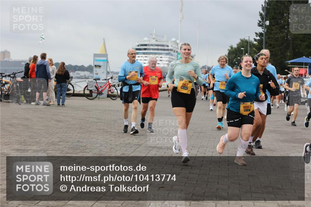 13.09.2026 - Kiel Lauf Andreas Tolksdorf http://msf.ph/oto/10413774 13.09.2026 10:04:32 Kiellinie 567, 9300, 5909, 38, 9987, 5519 meine-sportfotos.de