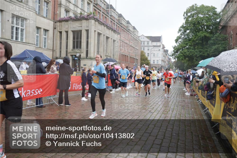 13.09.2026 - Kiel Lauf Yannick Fuchs http://msf.ph/oto/10413802 13.09.2026 10:45:33 Ziel 360, 461, 1012, 1180, 1267, 1682, 1969, 2599, 2836, 3075, 3182, 3347, 3749, 4151, 4536, 4586, 4699, 4726, 5957, 6269, 6406, 7027, 7735, 7766, 8282, 8444, 8762, 9083, 9429, 9867, 9895, 9914, 10441, 11951, 12044, 12355, 12687, 478, 979, 1482, 1575, 1590, 1606, 1703, 1878, 2391, 2410, 3263, 3264, 3285, 3628, 3753, 3796, 3872, 4044, 4168, 4588, 4681, 5220, 5296, 5361, 5365, 5600, 5763, 5764, 6298, 6799, 7765, 8941, 9702, 9917, 1015 meine-sportfotos.de