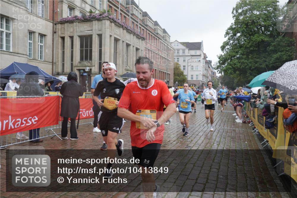 13.09.2026 - Kiel Lauf Yannick Fuchs http://msf.ph/oto/10413849 13.09.2026 10:45:36 Ziel 360, 461, 1015, 1180, 1484, 1682, 1752, 1969, 2599, 2836, 3075, 3182, 3347, 3749, 4151, 4536, 4586, 4699, 4726, 5072, 5957, 6269, 6406, 7027, 7735, 7766, 8282, 8442, 8444, 8762, 9083, 9429, 9727, 9867, 9895, 9914, 10149, 10441, 12044, 12687, 478, 979, 1012, 1267, 1482, 1575, 1590, 1606, 1703, 1878, 2391, 2410, 2836, 3263, 3264, 3285, 3628, 3753, 3796, 3872, 4044, 4168, 4588, 4681, 4726, 5220, 5296, 5361, 5365, 5600, 5763, 5764, 6298, 6799, 7765, 9702 meine-sportfotos.de