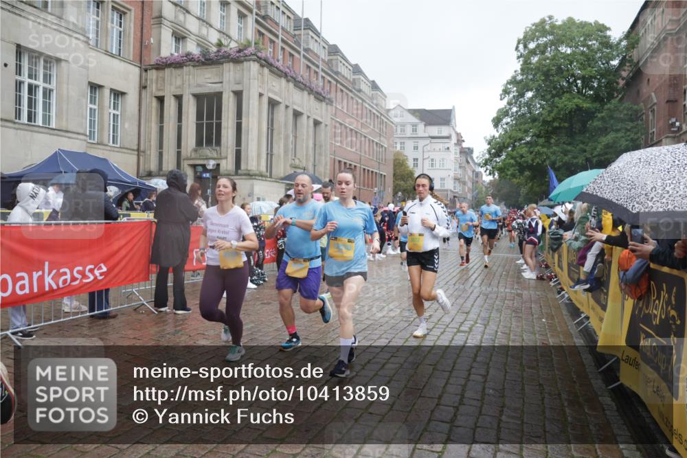 13.09.2026 - Kiel Lauf Yannick Fuchs http://msf.ph/oto/10413859 13.09.2026 10:45:37 Ziel 360, 461, 1015, 1065, 1180, 1484, 1682, 1752, 1969, 2599, 3075, 3182, 3347, 3749, 3807, 4151, 4536, 4586, 4699, 5072, 5278, 5957, 6269, 6406, 7027, 7735, 7766, 8282, 8442, 8444, 8731, 8762, 9083, 9429, 9727, 9867, 9895, 9914, 10149, 10441, 12044, 12687, 478, 979, 1012, 1267, 1482, 1575, 1590, 1606, 1703, 1878, 2391, 2410, 2836, 3263, 3264, 3285, 3628, 3753, 3796, 3872, 4044, 4168, 4536, 4588, 4681, 4726, 5220, 5296, 5361, 5365, 5600, 5763, 5764, 6799, 7765, 9702 meine-sportfotos.de