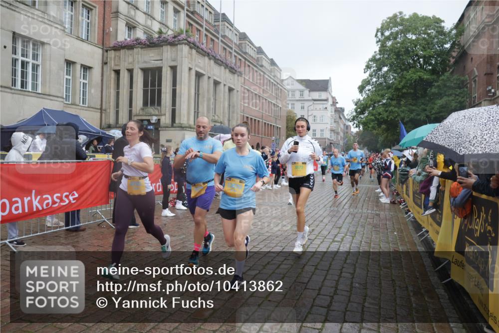 13.09.2026 - Kiel Lauf Yannick Fuchs http://msf.ph/oto/10413862 13.09.2026 10:45:37 Ziel 360, 461, 1015, 1065, 1180, 1484, 1682, 1752, 1969, 2599, 3075, 3182, 3347, 3749, 3807, 4151, 4536, 4586, 4699, 5072, 5278, 5957, 6269, 6406, 7027, 7735, 7766, 8282, 8442, 8444, 8731, 8762, 9083, 9429, 9727, 9867, 9895, 9914, 10149, 10441, 12044, 12687, 478, 979, 1012, 1267, 1482, 1575, 1590, 1606, 1703, 1878, 2391, 2410, 2836, 3263, 3264, 3285, 3628, 3753, 3796, 3872, 4044, 4168, 4536, 4588, 4681, 4726, 5220, 5296, 5361, 5365, 5600, 5763, 5764, 6799, 7765, 9702 meine-sportfotos.de