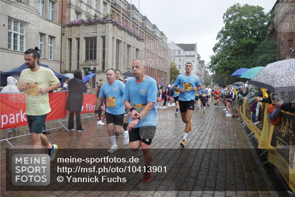 13.09.2026 - Kiel Lauf Yannick Fuchs http://msf.ph/oto/10413901 13.09.2026 10:45:39 Ziel 360, 1015, 1065, 1180, 1229, 1484, 1537, 1682, 1752, 2563, 2599, 3182, 3347, 3749, 3807, 4151, 4586, 4699, 5072, 5205, 5278, 6269, 6406, 7027, 7503, 7735, 8282, 8442, 8444, 8731, 8762, 9083, 9429, 9727, 9770, 9774, 9895, 9914, 10077, 10149, 10407, 12687, 461, 478, 979, 1012, 1267, 1482, 1575, 1590, 1703, 1878, 1969, 2391, 2410, 2836, 3075, 3263, 3264, 3285, 3628, 3796, 3872, 4044, 4151, 4168, 4536, 4588, 4681, 4699, 4726, 5220, 5296, 5361, 5365, 5600, 5763, 5764, 5957, 6799 meine-sportfotos.de