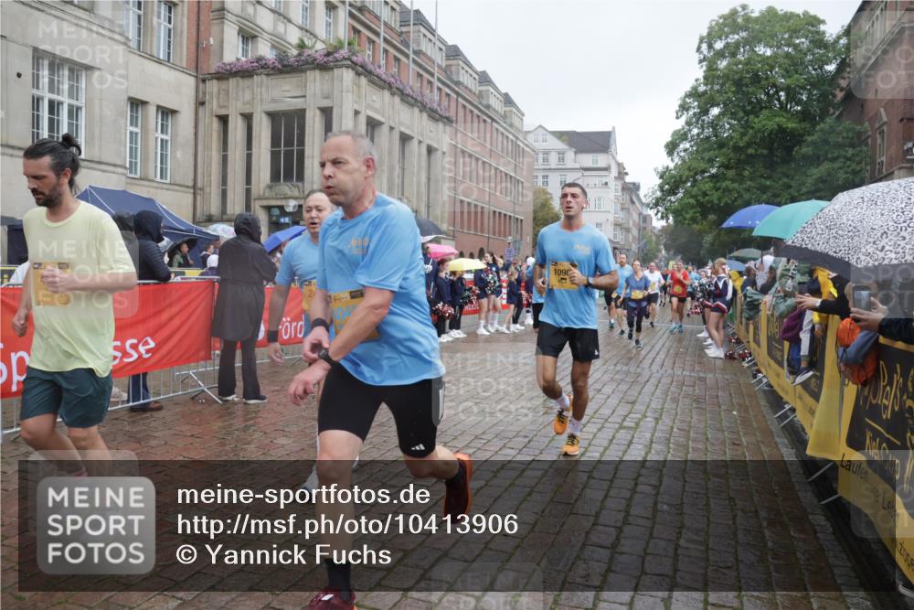 13.09.2026 - Kiel Lauf Yannick Fuchs http://msf.ph/oto/10413906 13.09.2026 10:45:39 Ziel 360, 1015, 1065, 1180, 1229, 1484, 1537, 1682, 1752, 2563, 2599, 3182, 3347, 3749, 3807, 4151, 4586, 4699, 5072, 5205, 5278, 6269, 6406, 7027, 7503, 7735, 8282, 8442, 8444, 8731, 8762, 9083, 9429, 9727, 9770, 9774, 9895, 9914, 10077, 10149, 10407, 12687, 461, 478, 979, 1012, 1267, 1482, 1575, 1590, 1703, 1878, 1969, 2391, 2410, 2836, 3075, 3263, 3264, 3285, 3628, 3796, 3872, 4044, 4151, 4168, 4536, 4588, 4681, 4699, 4726, 5220, 5296, 5361, 5365, 5600, 5763, 5764, 5957, 6799 meine-sportfotos.de