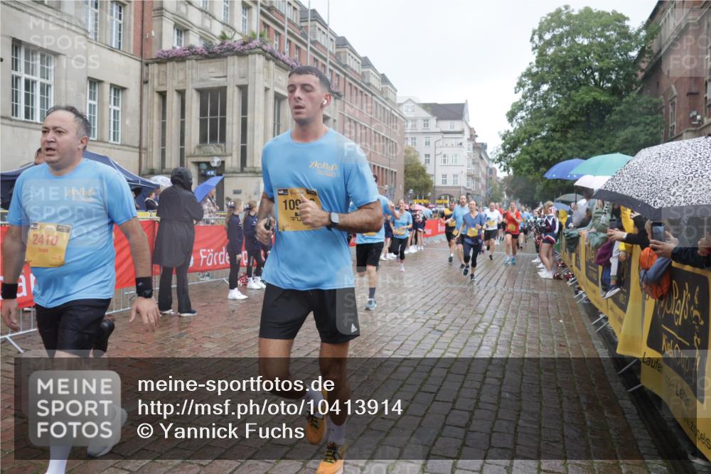 13.09.2026 - Kiel Lauf Yannick Fuchs http://msf.ph/oto/10413914 13.09.2026 10:45:40 Ziel 360, 1015, 1065, 1180, 1229, 1484, 1537, 1682, 1752, 2563, 2599, 3182, 3347, 3608, 3749, 3807, 4586, 5072, 5205, 5278, 6269, 6406, 7027, 7503, 8203, 8282, 8442, 8731, 8762, 9083, 9429, 9727, 9770, 9774, 9895, 9914, 10077, 10149, 10407, 12687, 461, 478, 979, 1012, 1267, 1482, 1575, 1590, 1703, 1878, 1969, 2391, 2410, 2599, 2836, 3075, 3263, 3264, 3285, 3628, 3796, 4044, 4151, 4168, 4536, 4588, 4681, 4699, 4726, 5220, 5296, 5361, 5365, 5600, 5763, 5764, 5957, 6799 meine-sportfotos.de