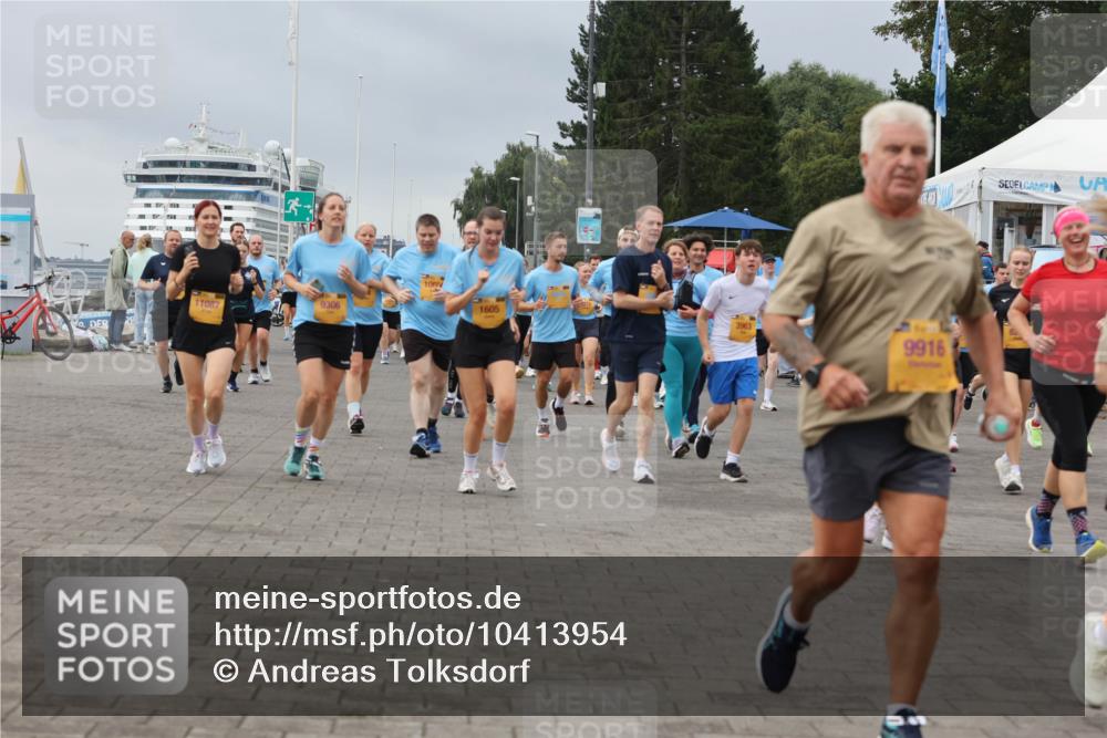 13.09.2026 - Kiel Lauf Andreas Tolksdorf http://msf.ph/oto/10413954 13.09.2026 10:04:51 Kiellinie 9306, 11087, 106, 1605, 3963, 9916 meine-sportfotos.de